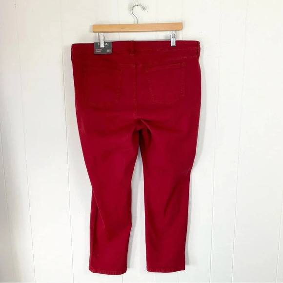 NWT Torrid Boyfriend Straight Vintage Stretch Mid-Rise Denim Jean Red Sz 18 R - Picture 3 of 16